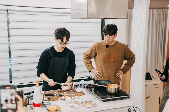 Korea Cooking Class with 3 stars Michelin Chef & Content creators - Where and when: your 7:00 pm start in Songpa District