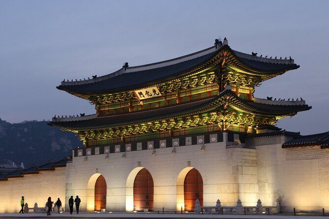 [KoreaByLocal] Authentic Seoul Night Walk and Chicken & Beer - Jogyesa Temple evening stop: culture you can actually observe