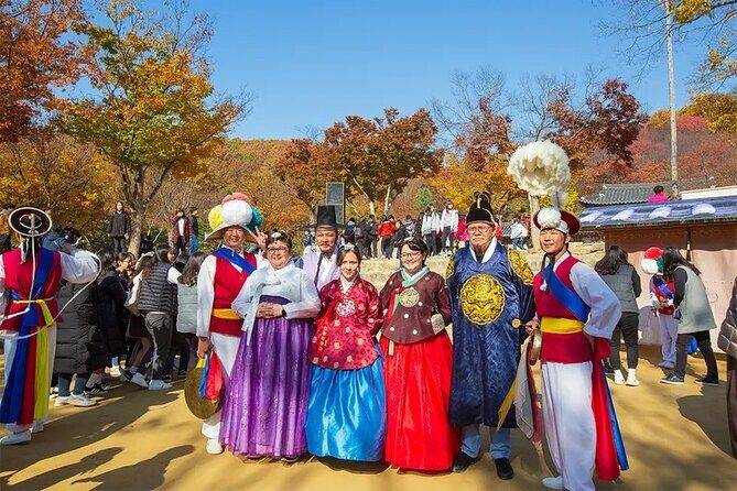 Korean Folk Village Afternoon Half day Tour - The village route: 99 rooms, ordinary homes, and a traditional market