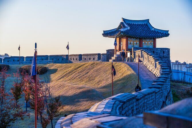 Korean Folk Village and Suwon Hwaseong Fortress Day Tour(EG Tour) - Nammun Market Stop: One Hour of Food, Snacks, and a Local Reset