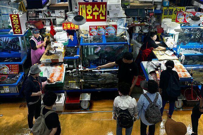 Korean Market Adventure with Chef Yie - Noryangjin Fish market - Hands-on fish selection: how your lunch gets decided