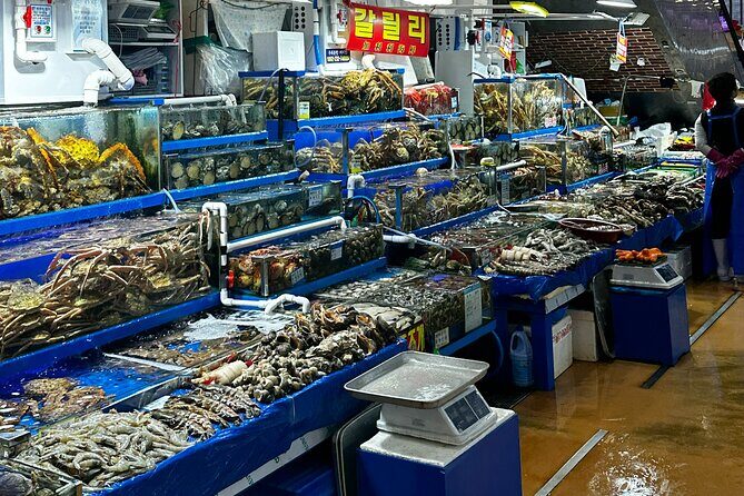 Korean Market Adventure with Chef Yie - Noryangjin Fish market - Meet Chef Yie: the person who turns a market walk into a lesson