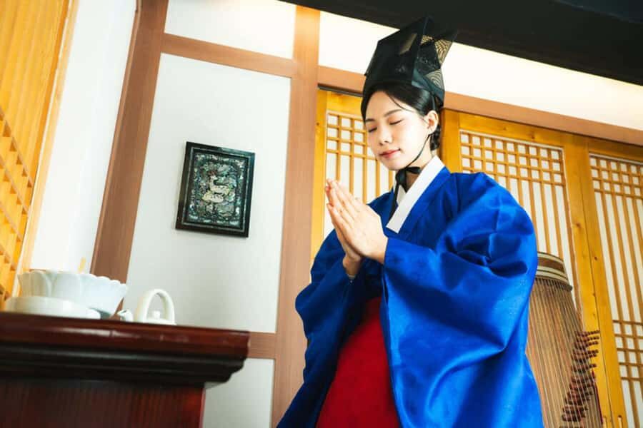 Korean Traditional Music Performance Ticket - The 60-Minute Program: Gilje, Jinyeon, and Together in Harmony
