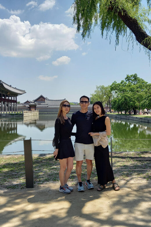 Layover tour to Gyeongbokgung-Folk Museum-Bukchon-Insadong - Airport-to-palace timing that actually works