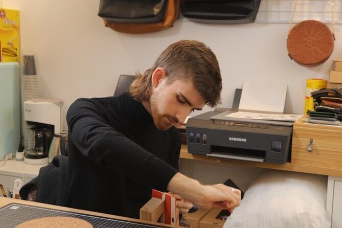 Leather Products Workshop in Seoul - A Quiet Leather Workshop Right in the City
