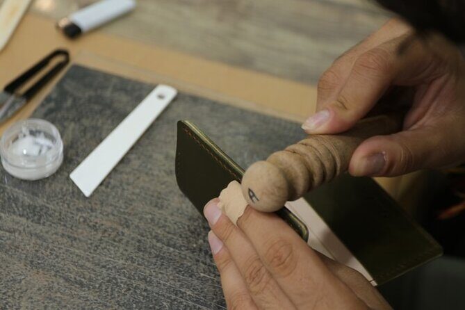 Leather Products Workshop in Seoul - Vegetable-Tanned Leather and Metal Fixings: Why This Feels Like Real Craft