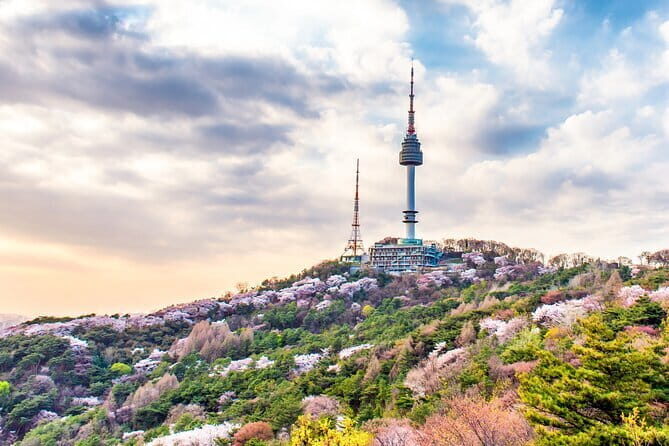 Lee’s Private 4-hour Customized Seoul Tour - Temple time at Jogye-sa: a short pause that changes the mood