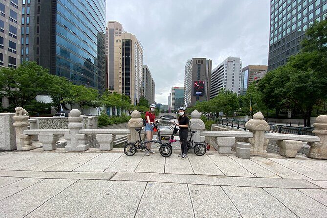 Market Food Tour & Evening E-bike Ride in Seoul - The sunset finish: Blue House area and night-city ride