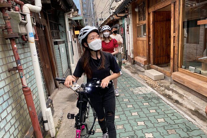 Market Food Tour & Evening E-bike Ride in Seoul - Who should book this (and who should skip it)