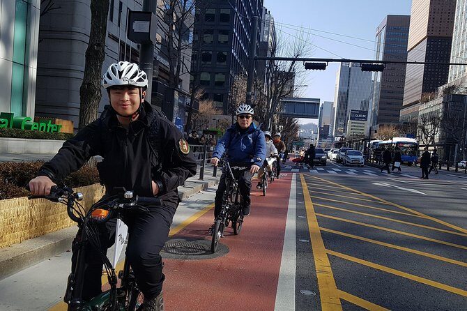 Market Food Tour & Evening E-bike Ride in Seoul - The meeting point: start where the city starts