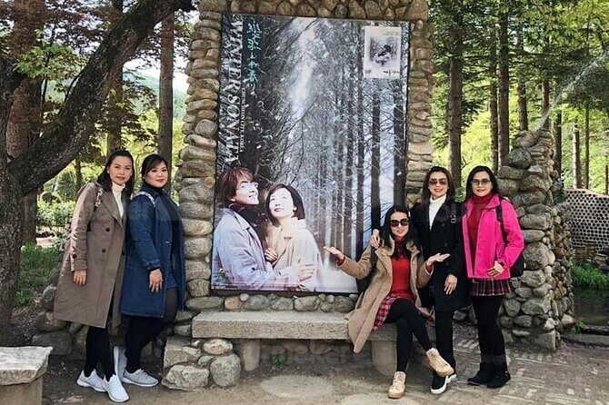 Nami Island & Nearby Attractions : Charter Van Tour With Driver - Garden of Morning Calm: seasonal festivals and the big light show