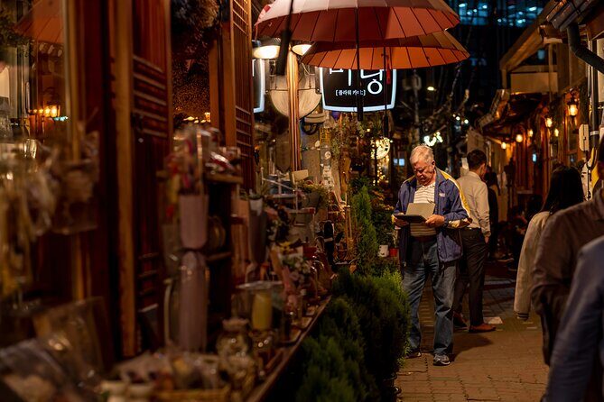 Night Flexible Private Guided Tour in Seoul(Optional Layover) - Jogyesa Temple at Night: Lanterns, Lotus Flowers, and Golden Buddha Statues