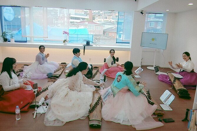 Play Gayageum in Hanbok Cultural Experience in Bukchon - Two options: play the gayageum or craft your own version