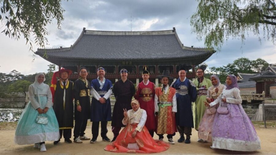 Private Customized Seoul Tour with Your Korean Buddy - Shopping Time: Myeongdong and Namdaemun Market Without Guesswork