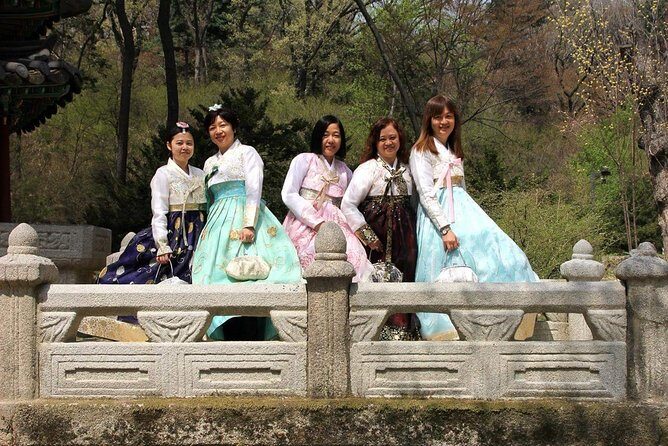 Private day tour Korea(Seoul trip) with Professional Photographer - Photography with a pro: how you get usable photos without losing your day