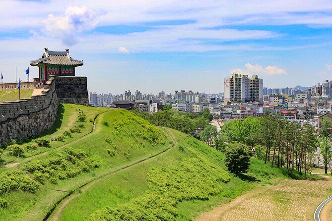 Private Day Trip to Korean Folk Village and Hwaseong Fortress - Yeonmudae (Dongjangdae): military walls plus an archery option