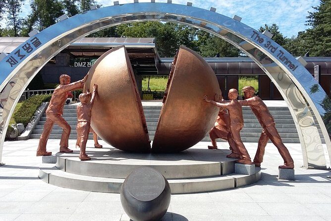 [Private] DMZ & Imjingak Peace Gondola Experience Inter-Korean War - Dora Observatory and Dorasan Station: how to read the division from a distance