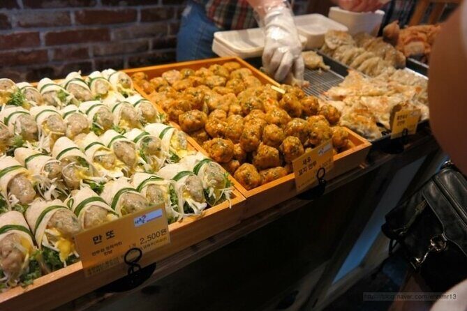 Private Jeonju Hanok Village - Culinary tour - Gyeonggijeon Shrine: royal portraits and Joseon-era memory
