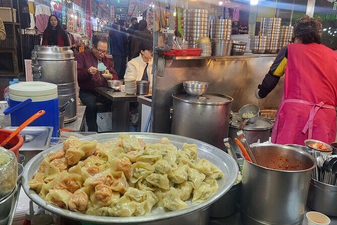 Private Seoul City Tour Palace, village, temple, market - Insadong for crafts, antiques, and the best kind of browsing