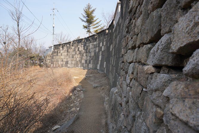Private Seoul Wall Trekking [Inwangsan, Bugaksan, Naksan Park, N-Seoul Tower] - Samcheong Park stop: a breather that still keeps you in the story