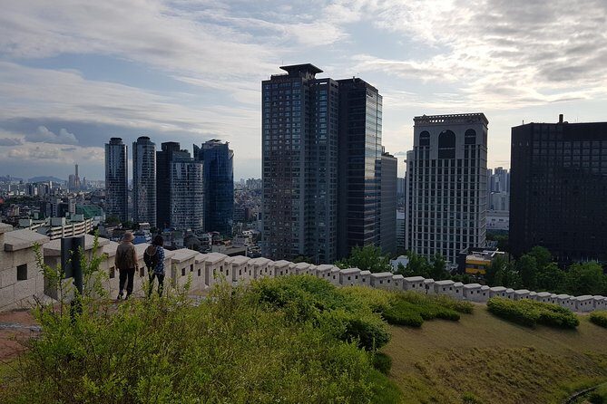 Private Seoul Wall Trekking [Inwangsan, Bugaksan, Naksan Park, N-Seoul Tower] - The traditional Korean lunch: not an afterthought