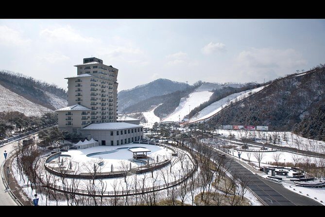 Private Ski Tour(Lesson) near Seoul at Elysian Gangchon Resort - Gear and clothing rental: less packing, less stress