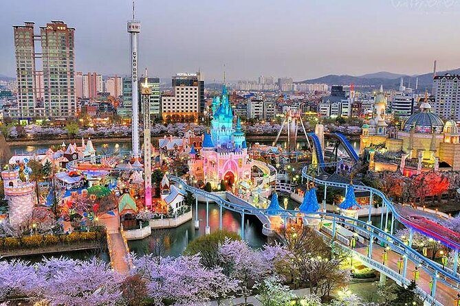 Private tour Lotte World,Tower,Aquarium(All Tickets are included) - Entering The Lotte World All-in-One Ticket Day Plan