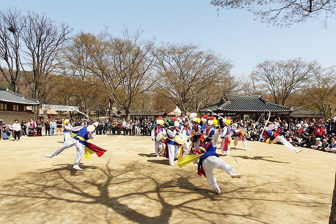 Private Tour : Royal Palace & Traditional Villages wearing Hanbok - Insadong Lunch Before You Head to Yongin