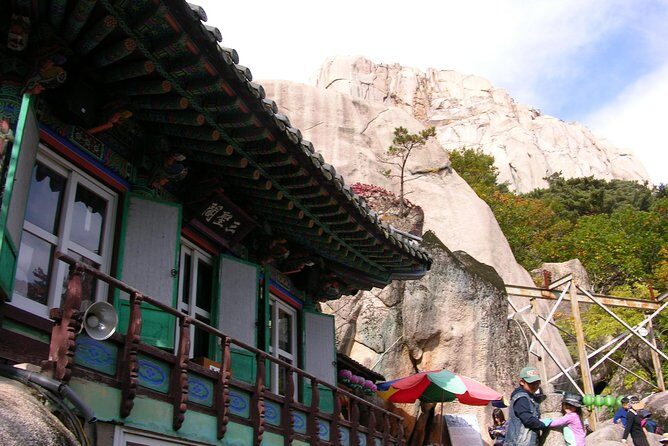 Seoraksan National Park Ulsanbawi Hiking from Seoul - Guides make the hike feel personal: Mr. Kim, Jimmy, and Chance