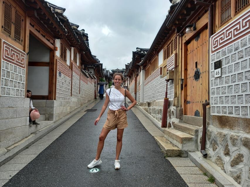Seoul: 4-Hour Guided Tour to Palace, Bukchon, Jogyesa Temple - Price and value: $152 per private group and what that includes