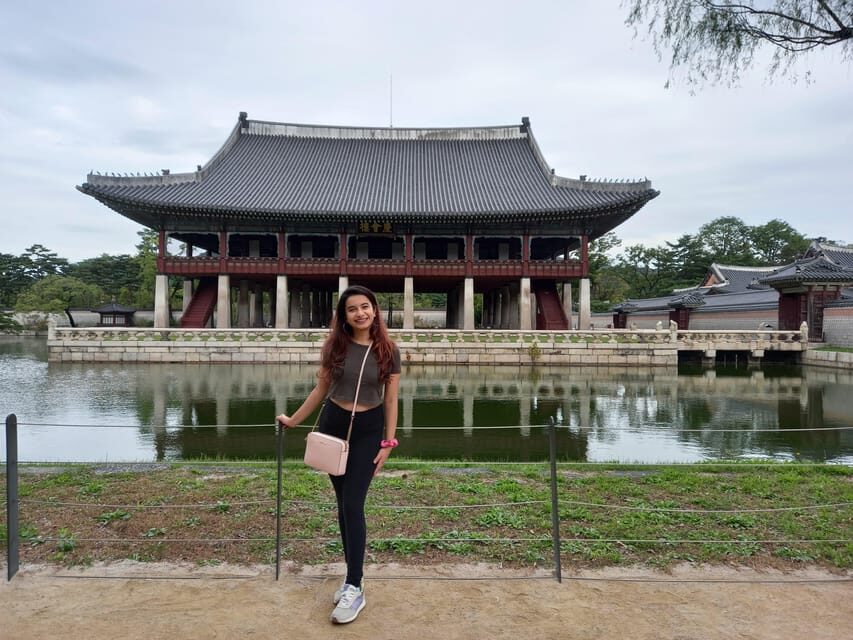 Seoul: 4-Hour Guided Tour to Palace, Bukchon, Jogyesa Temple - Gyeongbokgung Palace: Confucian architecture you can actually read