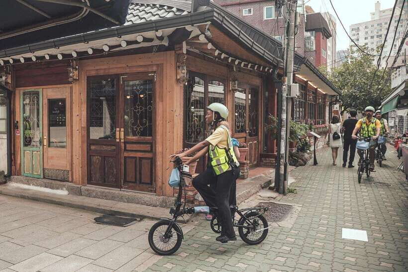 Seoul: Afternoon Ebike tour and "Happy Hour" food and drinks - 24-8 and the Happy Hour Finale: Chicken, Beer, and Korean Pairings