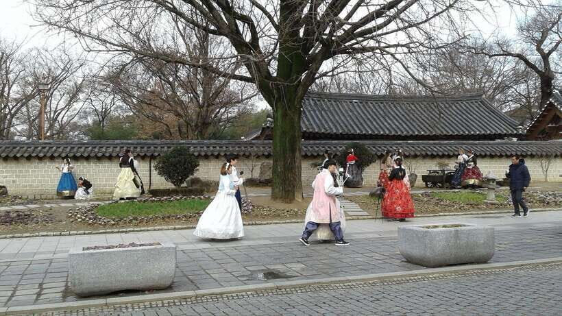 Seoul: Autumn Foliage - Mt. Naejang + Jeonju Hanok Village - The Van Ride Between Stops: Where You’ll Actually Feel the Day