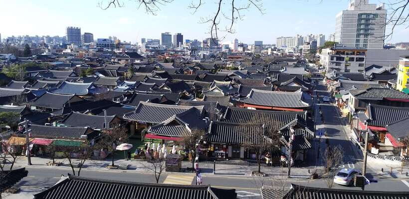 Seoul: Autumn Foliage - Mt. Naejang + Jeonju Hanok Village - How the English-Speaking Guide Helps in Real Life