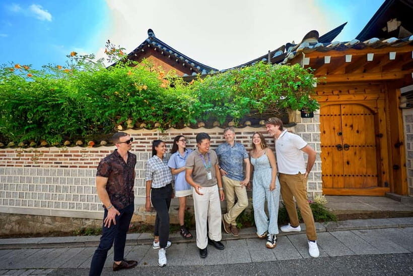 Seoul: Bukchon Village, Gyeongbokgung, Gwangjang Market - Starting at Myeongdong: fast, simple, and central