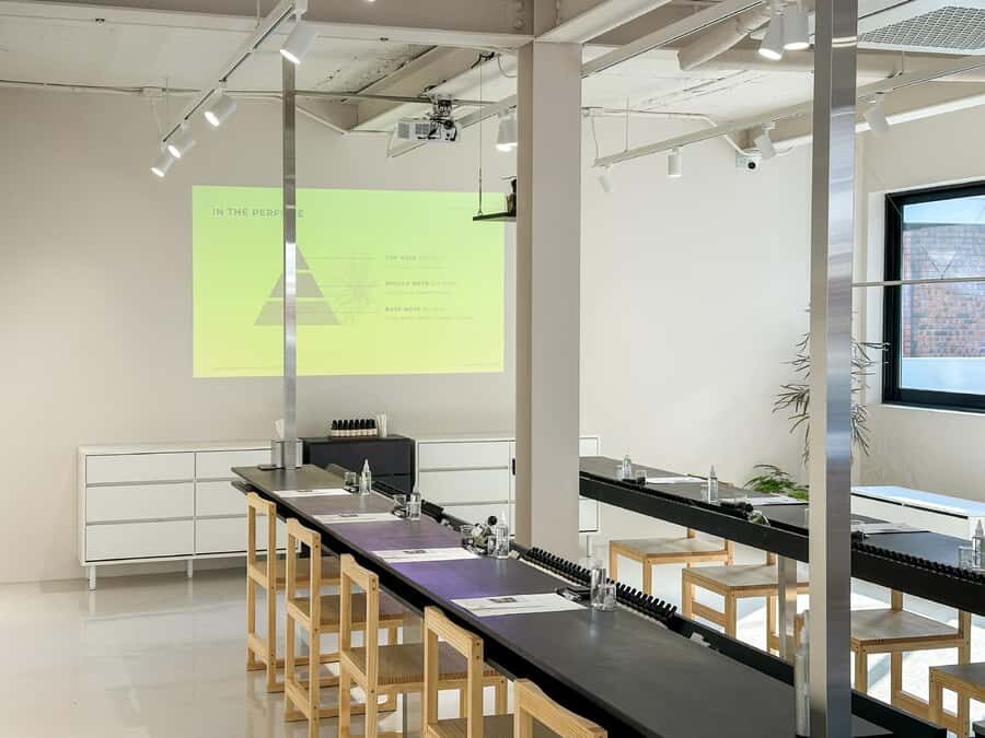 Seoul: Create Your Own Natural Perfume with a Perfumer - Should you book this Seoul hanok perfume session?