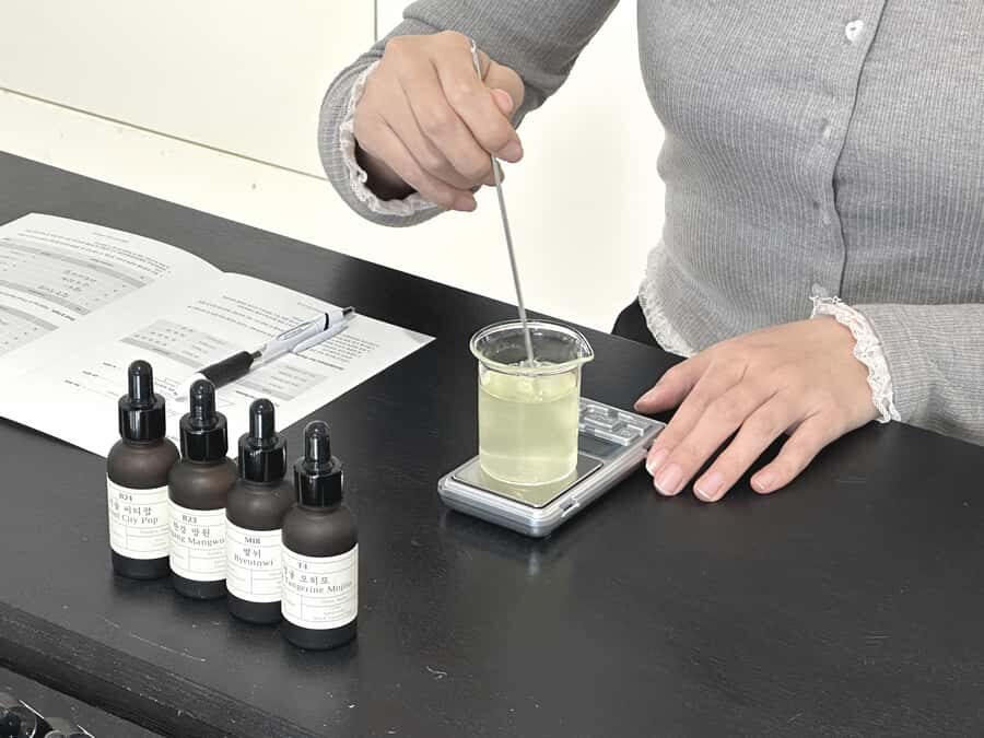 Seoul: Create Your Own Natural Perfume with a Perfumer - Why the Korea scent stories make this more than a craft