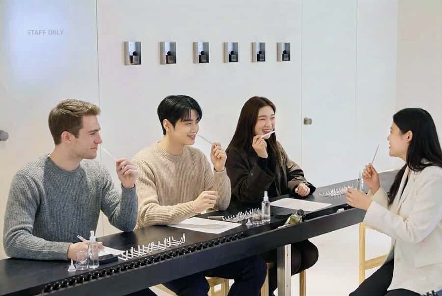 Seoul: Create Your Own Natural Perfume with a Perfumer - 100% natural oils and absolutes: what that means for your nose