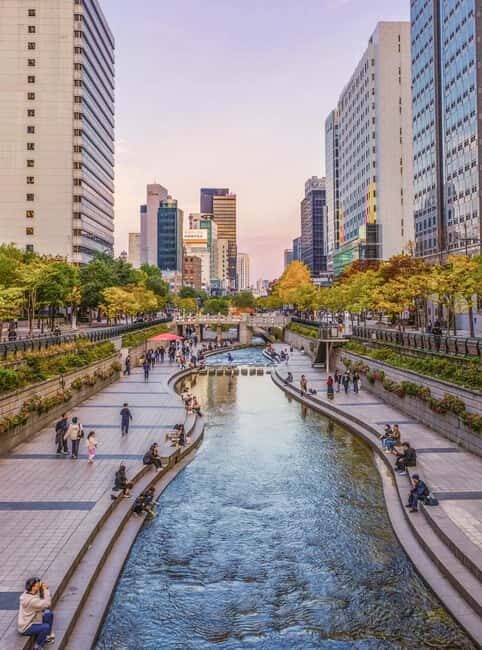 Seoul Day Tour: Gyeongbok Palace, Bukchon, Gwangjang Market - Bukchon Hanok Village Lanes: Hanoks, Narrow Streets, and a Secret-Meeting Backdrop