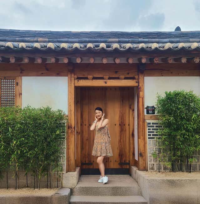 Seoul Day Tour: Gyeongbok Palace, Bukchon, Gwangjang Market - Getting There and Ending the Night: Stations That Make Sense