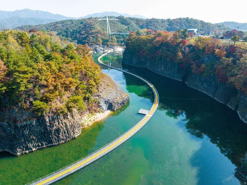 Seoul: DMZ 2nd Tunnel and Suspension Bridge Tour - Getting there: the Myeongdong start and how the day runs