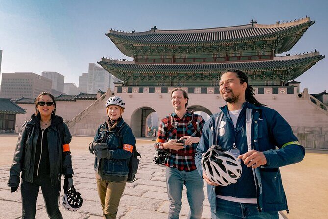 Seoul E-bike Tour - Jogyesa Temple to close: calm tones after the sightseeing sprint