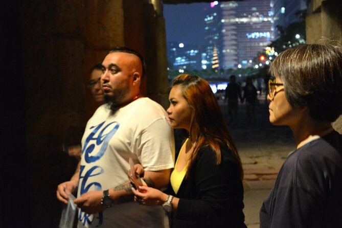 Seoul: Evening Dark History, Folklore & Ghost Story Walking Tour - Gyeonghuigung Palace at Night: Where the Story Gets Heavy