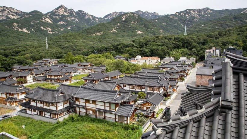 Seoul Full-Day City Tour: Hanok Village, Scenic Routes - Eunpyeong Hanok Village: traditional Korea you can wander slowly