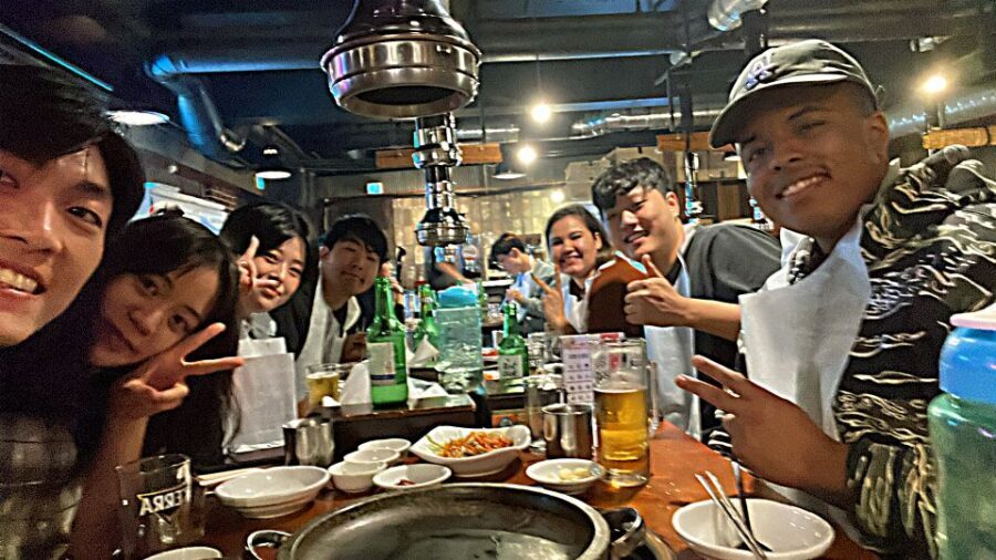 Seoul: Guided City Wall Sunset Hike with Korean Dinner - Starting near Dongdaemun: why this meeting point works