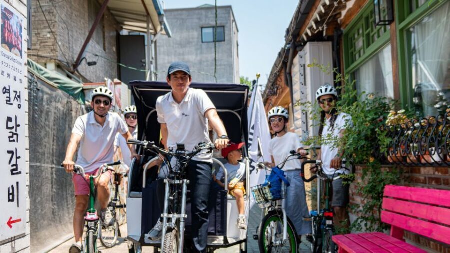 Seoul: Guided Small Group V.I.P Morning Pedicab Tour - A calmer detour for shopping and a reset