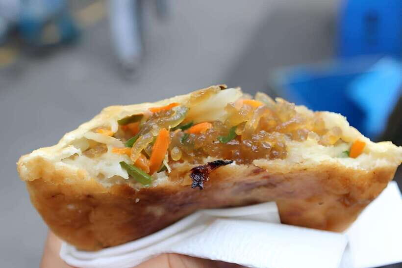 Seoul: Guided Street Food Tour at Namdaemun Market - Food Tastings That Cover Real Korean Market Favorites