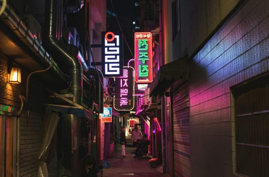 Seoul Gwangjang Market Foody Walking Tour - Euljiro Alley Energy: Old Shops, New Drinks, and the Fun of Finding Places