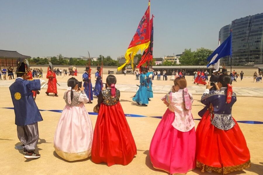 Seoul: Gyeongbok Palace and Bukchon Hanok Walking Tour - Gyeongbokgung Palace: Joseon ceremony, courtyards, and what to actually watch for