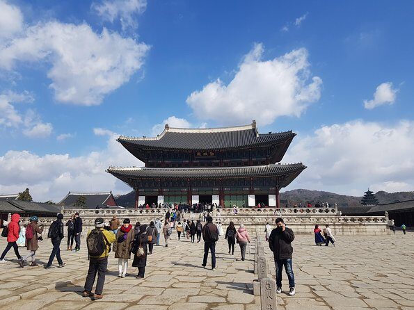 Seoul: Gyeongbok Palace, Bukchon Village, and Gwangjang Tour - Pricing and what you really get for about $32